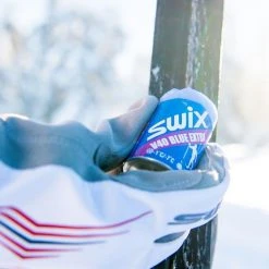 Swix V40 Hard Kick Wax Blue Extra 43g -1C/-7C 5 Swix V40 Hard Kick Wax Blue Extra 43g -1C/-7C